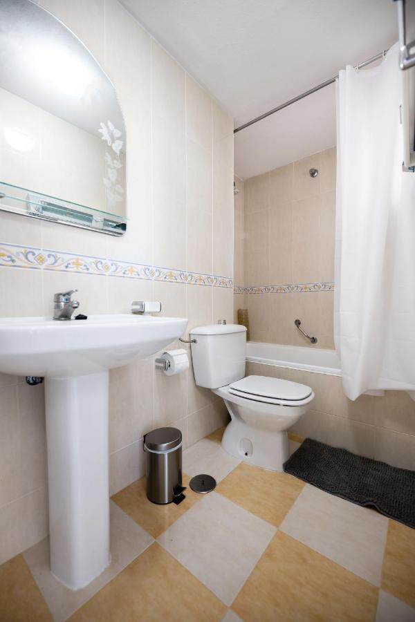 Spacious 2-Bedroom Apartment With Free Parking Sitio de Calahonda Exterior photo