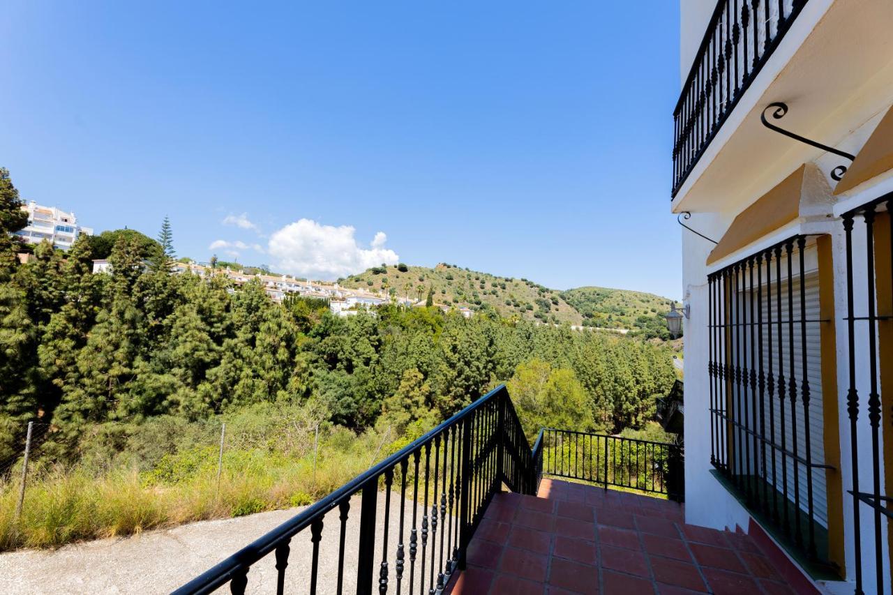 Spacious 2-Bedroom Apartment With Free Parking Sitio de Calahonda Exterior photo