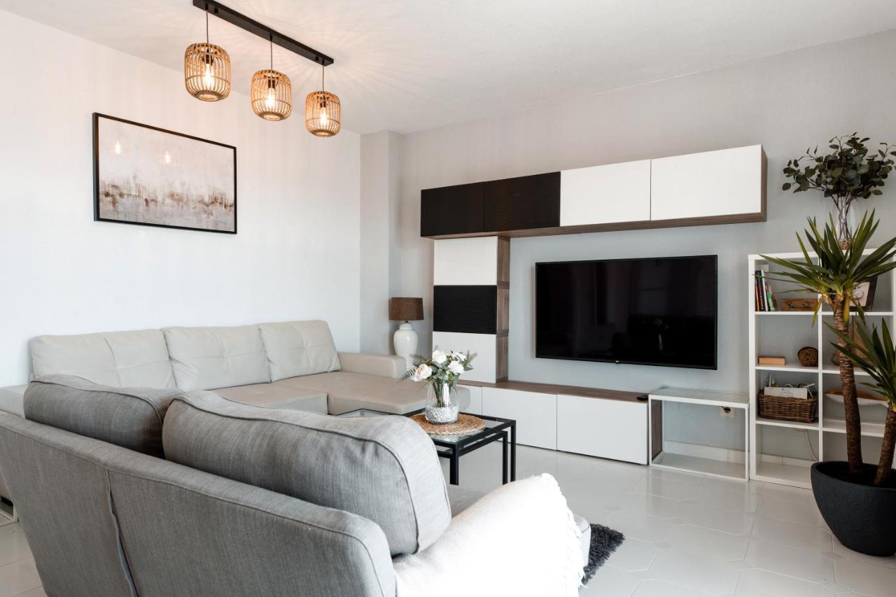 Spacious 2-Bedroom Apartment With Free Parking Sitio de Calahonda Exterior photo