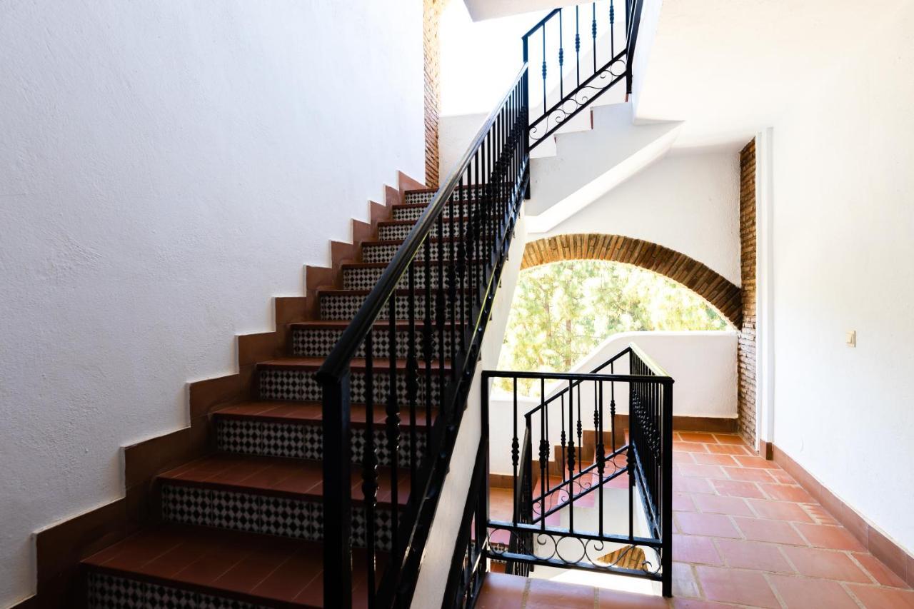 Spacious 2-Bedroom Apartment With Free Parking Sitio de Calahonda Exterior photo